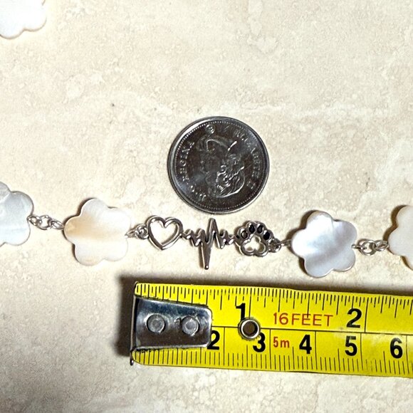Mother of Pearl Flower Beaded Short Necklace + Paw Print Heart Beat Pendant - Picture 12 of 13